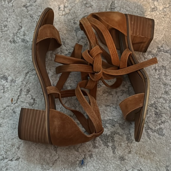 Steve Madden Rizzaa Cognac Suede‎ Leather Heeled Sandals ankle straps Sz 6.5 - Picture 9 of 13